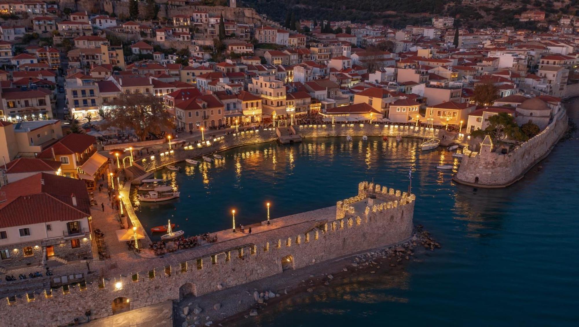 Апартаменты Nafpaktos Old Town Экстерьер фото